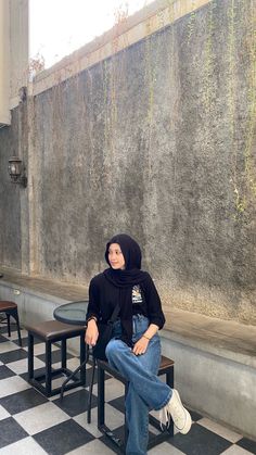 Ootd Kulot, Pashmina Hijab, Ootd Hijab Style, Ootd Poses, Black Hijab, Campus Outfit, Hijab Style Casual, Casual Hijab, Casual Hijab Outfit