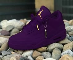 Lindão💛💛 Purple Shoes For Women, Jordan 23 Shoes, Обувь Air Jordan, Nike Shoes Women Fashion, Nike Fashion Shoes, Jordan Shoes Girls, Shoes Sneakers Jordans