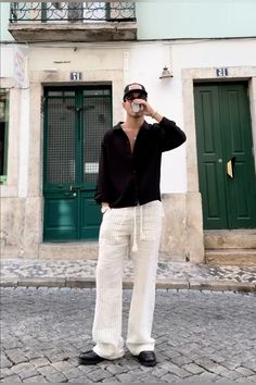 Mens Vacation Outfits, Beach Outfit Men, Resort Casual, White Pants Outfit, Guys Fits, Genderless Fashion, Pants Outfit Men, Mens Clothing Store, Mens Casual Outfits Summer