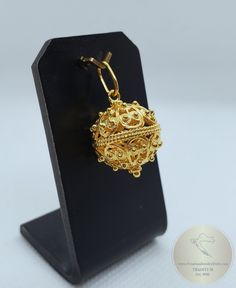 "This is largest size of our filigree ball pendants in 14k gold ★ Traditional Croatian filigree pendant, handcrafted in solid 14 k gold. Versatile to wear with any outfit, and perfect for any occasion. Elongated chain bail makes it suitable to combine with most styles of gold chains or leather cords. Replica of the 19th century ethnic, heritage Croatian jewelry from Dubrovnik - Dalmatia region.★ *Handmade on order in 7-10 business days * Due to the handmade creation, every piece is unique, so th Croatian Jewelry, Filigree Pendant Necklace, Filigree Jewelry, Gold Wedding Jewelry, Filigree Pendant, Earring Display, Ball Pendant, Dubrovnik, Gold Plated Sterling Silver