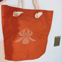 New & Perfect For Travel. Gorgeous Large Bag Casual Orange Gift Bag, Rectangular Orange Gift Bag, Orange Tote Shoulder Bag For Gift, Orange Bags With Removable Pouch For Gifts, Orange Shoulder Bag, Paris Canvas, Sisley Paris, Orange Cream, Large Bag