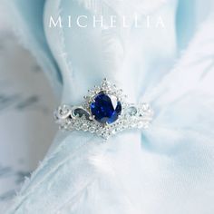 Pretty Sapphire Rings, Wedding Ring Princess, Sapphire Engagement Ring Vintage, Blue Sapphire Wedding Ring, Crown Engagement Ring, Sapphire Wedding Ring, Sapphire Engagement Ring Set, Pretty Engagement Rings, Vintage Engagement Rings Sapphire