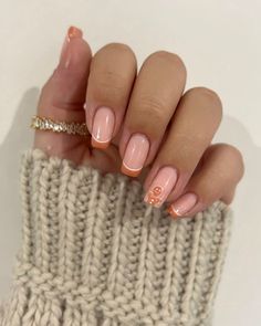 French Tip Ideas With Design, French Tip Nails With Design Christmas, Nails Idea Christmas, Ginger Nails Design, Cute French Tip Christmas Nails, Autumn Biab Nails Short, French Tip Autumn Nails, Gingerbread French Tip Nails, Nails For Gingers