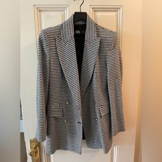 Beautiful Houndstooth Women’s Blazer From Zara. Features Include - Double Breasted, Black And White, Gold Buttons, Shoulder Pads. Size Medium - Never Worn Before! Elegant Office Outerwear With Houndstooth Pattern, Classic White Houndstooth Blazer, Zara Houndstooth Blazer For Fall, Zara Houndstooth Outerwear For Work, Zara Houndstooth Blazer For Office, Zara Plaid Blazer For Office, White Houndstooth Blazer For Workwear, White Houndstooth Blazer For Work, Black Tweed Jacket With Houndstooth Pattern For Work