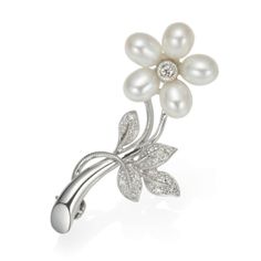 Braybrook & Britten. Florette Diamond, Pearl & White Gold Brooch Top Gifts For Women, Gold Brooch, Gold Brooches, Silver Brooch, Top Gifts, Stylish Jewelry, Gold Flowers, Elegant Jewelry