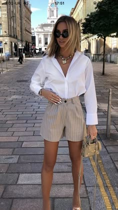 Lady Outfits Classy Summer, Back To Work Summer Outfits, Low Bun Outfit Summer, Chic Resort Wear For Women, Cute Classy Outfits Summer, Chic Swimwear, Professional Hot Weather Outfits, Business Casual Summer Dress, Summer Office Fashion