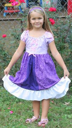 This is a PDF pattern for instant download for this beautiful Rapunzel inspired dress. THIS IS NOT A FINISHED DRESS, it is for the pattern that show you and teach you step by step how to sew it! My little girl wants to wear princess dresses everyday....all day. Store bought costumes never hold up, are itchy, a pain to wash and to top it off expensive. It was such a fight to get her to change out of her play dresses to run an errand; so I created a soft, comfortable, wearable princess dress she c Rapunzel Inspired Dress, Tangled Dress, Fairy Costume Diy, Dresses Everyday, Everyday Princess, Dress Everyday, Rapunzel Dress, Peasant Style Dress, Princess Dresses