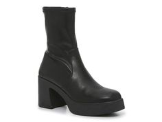 Short Heeled Boots, Steve Madden Black Boots, Birkenstock Styles, Platform Boots Chunky, Black Chunky Heels, Steve Madden Boots, Short Heels, Fashion Aesthetics, Swag Shoes