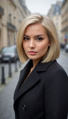 22 Winter Bob Haircuts 2024-2025: Ideas for Women Perfect for Any Hair Color, Outfit and Style Short Hair Fringe, Medium Bob Hairstyles, Blending Gray Hair, Makeup Artistry, Short Hair Color, Hair Images, Bob Haircut, Bob Haircuts