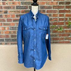 Button Down Denim Shirt. Front Flap Pockets With Button Closures. Collar With Button Details. Two Button Cuffs. Extra Button In Inner Placket. Flap Pocket, Denim Shirt, Button Downs, Button Down Shirt, Colorful Shirts, Collar, Womens Tops, Women's Top, Blue