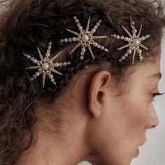 Gold or Silver Star hair combs, easy to attach to you updo, works well with hair down too if your have thick or curly hair, have just one or add more to really make a statement. Crystal Celestial Hair Comb, Sparkly Rhinestone with Pearl Hair Comb, Silver and Gold Bride Hair Accessories Brides, Bridesmaids, Party Time Pretty Gift Box with pouch £5.50 extra  Any questions please ask me I reply as soon as I can Chrissy xPlease Note If you require your item quickly please update postage to Royal Mai Wedding Hair Pins Crystal, Celestial Hair, Boho Wedding Hair Accessories, Pearl Hair Comb Wedding, Bridal Hair Pins Pearl, Silver Hair Pin, Gold Hair Comb, Pearl Hair Combs, Crystal Hair Accessories