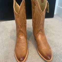 Brand New Stetson Nora Boots In Size 7.5 In Tan. Only Worn To Try On. Purchased Wrong Size And Was Unable To Return Them. Fitted Leather Boots With Cushioned Footbed, Fitted Goodyear Welted Boots, Western Style Boots With Cushioned Footbed, Western Style Closed Toe Boots With Cushioned Footbed, Western Style Cushioned Closed Toe Boots, Classic Boots With Cushioned Footbed, Medium Width, Western Boots With Cushioned Footbed, Classic Round Toe Boots For Rodeo, Western Style Formal Boots With Leather Footbed