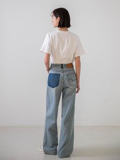 5-pocket jeans in washed cotton denim and contrast pockets. High waist, zip fly with button, and straight, wide legs.- High waist- Wide- Light blue- Tailoring services Mid-rise Blue Flare Jeans With Contrast Stitching, Blue Wide Leg Bottoms With Contrast Stitching, Blue Mid-rise Flare Jeans With Contrast Stitching, Blue Wide-leg Bottoms With Contrast Stitching, Blue Jeans With Contrast Stitching In Rigid Denim, Blue Wide Leg Flare Jeans With Patch Pockets, Blue Wide-leg Flare Jeans With Patch Pockets, Blue Rigid Denim Pants With Contrast Stitching, Retro Blue Jeans With Patch Pockets