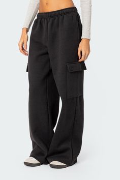 Wide Leg Cargo Sweatpants Cargo Sweats, Sweatpants Wide Leg, Cargo Sweatpants, Wide Leg Sweatpants, Loose Trousers, Black Cargo, Cargo Style, Womens Sweatpants, S Models