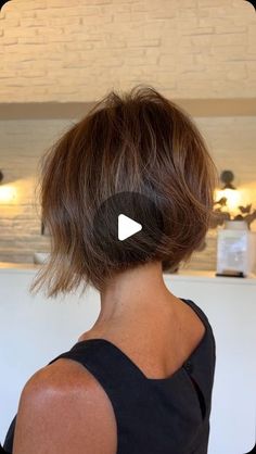 Chris Jones on Instagram: "Soft graduation and texture 👌🏻  The best way to add volume to fine hair is by building weight with a little graduation. I’m not talking about a wedge 🙂 but a little stacking adds so much to finer hair! Whatcha think?   Styled with Volumizing Mousse and Frizz Block by @virtuelabs   #hair #haircut #hairstyle #bobhaircut #texturedbob #shorthaircut #bob #bobcut #graduatedbob #hairvideo #hairturorial #shorthair #frenchbob" "bixie" Haircut Styling, Flippy Bob Hairstyles, Carved Bob Haircut, Floating Bob Haircut, Easy Short Bob Hairstyles, Bob With Highlights Brunette, Chin Bob Hairstyles, Stacked Bob Hairstyles For Fine Hair, Styling Short Bob Hairstyles