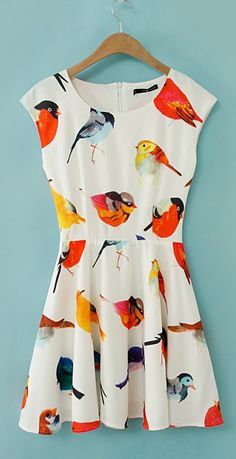 Birds print dress Convention Outfits, Bird Print Dress, Mode Tips, Bird Dress, Bird Print, Cool Street Fashion, Print Chiffon, Mode Style, Primavera Estate