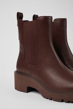 Burgundy leather women's Chelsea boots with OrthoLite® Recycled™ footbeds and EVA outsoles.<br/><br/>Our Milah combines a chunky sole with a contemporary silhouette. Wear 24/7. Trendy Winter Boots, Camper Shoes, Chelsea Boots Women, Trendy Winter, Old Shoes, Shoes Heels Wedges, Leather Chelsea Boots, School Shoes, Winter 2024