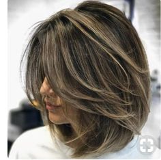 mechas Thick Wavy Hair, Medium Layered Haircuts, Bob Hairstyles For Thick, Medium Layered Hair, Vlasové Trendy, Coarse Hair, 짧은 머리, Haircut For Thick Hair, Mid Length Hair