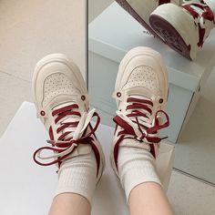 Upper Material: PU Outsole Material: Rubber Lining Material: PU Insole Material: Rubber SIZE 35 = FOOT LENGTH 22.5CMSIZE 36 = FOOT LENGTH 23CMSIZE 37 = FOOT LENGTH 23.5CMSIZE 38 = FOOT LENGTH 24CMSIZE 39 = FOOT LENGTH 24.5CMSIZE 40 = FOOT LENGTH 25CM Basket Sport, Shoes Retro, Sport Shoes Women, Casual Sneakers Women, Women Oxford Shoes, Retro Sneakers, Dress Shoes Womens, White Flats, Safety Shoes