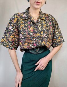 Vintage Silk Blouse Heritage Flower Print/retro Blouse - Etsy Ukraine Floral Print Short Sleeve Work Shirt, Short Sleeve Floral Print Shirt For Work, Workwear Floral Print Short Sleeve Shirt, Elegant Short Sleeve Floral Print Shirt, Elegant Short Sleeve Floral Shirt, Fitted Floral Print Blouse With Collared Neckline, Fitted Blouse With Floral Print And Collared Neckline, Vintage Floral Print Patterned Blouse, Vintage Silk Collared Top