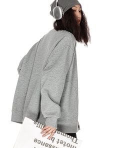 A knit cardigan with drop shoulders and an oversized silhouette that can be worn loosely.

A piece that is easy to match with any style, including
American casual, street, and casual.

The basic color makes it easy to match with any style of coordination.

◾️Model
Height/Weight: 167cm(65.7in)/40kg(88.1lb)
Try-on size: M






Cm
(inches)

Length
Chest
Shoulder
Sleeve Length


M
68(26.7)
128(50.3)
58(22.8)
56(22.0)


L
70(27.5)
132(51.9)
60(23.6)
57(22.4)


XL
72(28.3)
136(53.5)
62(24.4)
58(22.8 Oversized Crew Neck Sweater For Layering, Trendy Oversized Crew Neck Cardigan, Trendy Winter Sweatshirt For Layering, Oversized Long Sleeve Cardigan With Pockets, Basic Oversized Winter Outerwear, Oversized Basic Winter Outerwear, Oversized Plain Sweater For Streetwear, Fall Drop Shoulder Sweater, Knit Cardigan With Ribbed Cuffs For Streetwear