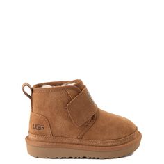 UGG® Neumel II Graphic Boot - Toddler / Little Kid - Chestnut | Journeys Kidz Toddler Ugg Boots, Ugg Neumel, Shoe Size Chart Kids, Baby Boy Shoes, Classic Boots, Baby Boy Fashion, Boy Shoes, Baby Outfits, Baby Ideas