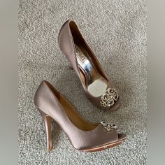 Color: Taupe/Mauve? Size: 7.5 Worn Once! Excellent Condition! Badgley Mischka Shoes, Peep Toe Heels, Badgley Mischka, Tan Brown, Shoes Women Heels, Shoes Heels, Size 7, Women Shoes, Heels