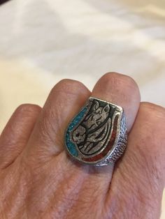 Cool Vintage Rock and Roll star men's ring Genuine stone Southwestern inlay Nice heavy ring, Silver white bronze Does not tarnish Unused stock from the 1980's I have an assortment of sizes from 8-14 We have some half sizes. My jeweler can custom resize for $10-$20 fee Please add your size to the order in a message and I will send the size you require. If I am out of stock in your size, I will list the ones I have available for replacement. If I am sold out in the sizes you would prefer, I will c Artisan Silver Turquoise Ring With Inlay, Western Style Stamped Turquoise Ring Gift, Western Style Rings With Inlay For Gift, Silver Engraved Southwestern Turquoise Ring, Engraved Silver Southwestern Turquoise Ring, Engraved Silver Turquoise Ring In Southwestern Style, Engraved Silver Turquoise Southwestern Ring, Western Style Jewelry With Inlay For Gifts, Americana Vintage