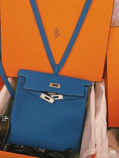 Size: Standard Size It comes with Dust box, Care manual, Tag, and Paper bag. Cheap Chic Blue Box Bag, Luxury Blue Bags With Removable Pouch, Affordable Blue Bag With Case Included, Cheap Blue Chic Satchel, British Indian Ocean Territory, Paper Bag, Things To Come