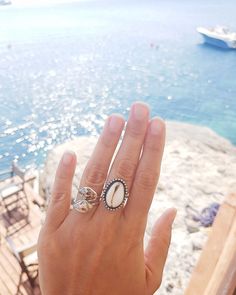 Sterling Silver Natural Sea Shell Ring bohemian Ring boho - Etsy Greece Summer Beach Jewelry Ring, Beach Summer Jewelry Ring, Summer Beach Ring Jewelry, Ocean-inspired Silver Rings For The Beach, White Shell Rings For The Beach, White Shell Rings For Beach, Bohemian Oval Jewelry For Beach, Bohemian Oval Jewelry For The Beach, Handmade White Shell Rings