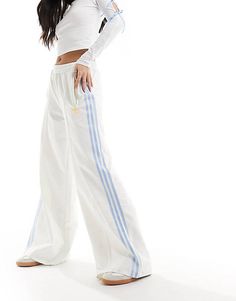 Adidas Stretch Wide Leg Bottoms, Adidas Sporty Wide Leg Sweatpants, Adidas Sporty Wide-leg Bottoms, Adidas Stretch Full-length Bottoms, Adidas Full-length Bottoms With Pockets, Streetwear Mode, Performance Leggings, Sweatshirt Fabric, Sportswear Brand