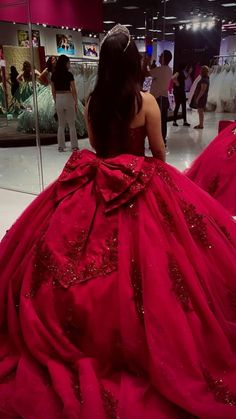 Red Sweet 16 Dresses, Princess Quinceanera Dresses, Red Quinceanera Ideas, Burgundy Quinceanera Dresses, Red Quinceanera Dress, Mexican Quinceanera Dresses