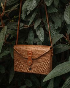 Vegan Rattan Bag, Straw Messenger Handbag, Bali Round Boho Purse, Wicker Basket Bag, Vegan Mothers Day Gifts for Her, Vegan Leather Purse Rattan Bags, Circle Purse, Handwoven Bag, Wicker Bags, Rope Bag, Rattan Bag, Boho Purses, Vegan Leather Bag, Basket Bag