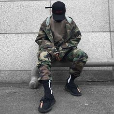 Urban Soldier Hype Techwear Fashion, Men With Street Style, Simple Fits, Outfit Grid, Mens Fashion Streetwear, Adidas Yeezy Boost 350, Urban Wear, Sneakers Outfit