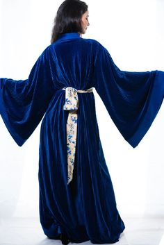 Affordable & Luxury blue Velvet Robe, CUSTOM-MADE just for you! After a long day, cozying up in a velvet nightgown is a perfect way to self-care. ➡️ Buy now! Elegant Long Sleeve Blue Robe, Elegant Blue Robe With Kimono Sleeves, Velvet Dress Maxi, Winter Kimono, Copper Dress, Gown Bridesmaid, Long Nightgown, Velvet Sleeve, Cotton Lingerie