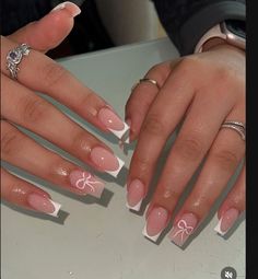 Square French Nails, Nails Bow, Square French, Bow Nail, French Tip Nail Designs, Nagel Tips, Girly Acrylic Nails, French Tip Acrylic Nails, French Acrylic Nails