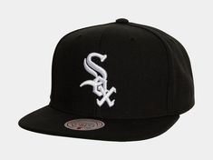 Show off your team pride with the Chicago White Sox Classic Snapback Men's Hat. Featuring the iconic White Sox logo prominently embroidered on the front, this hat is a perfect way to represent your favorite team. The adjustable snapback closure ensures a comfortable fit, making it ideal for game days, casual outings, or any occasion where you want to display your White Sox spirit. Add this classic piece to your collection and wear your loyalty with style. Throwback Flat Bill Trucker Hat For Baseball Season, Classic Snapback Hat With Logo Patch For Baseball Season, Classic Baseball Cap For Streetwear During Baseball Season, Classic Black Snapback Hat For Sports Events, Throwback Snapback Baseball Cap For College, Collegiate Trucker Hat With Curved Brim For Streetwear, Collegiate Streetwear Trucker Hat With Curved Brim, Collegiate Style Trucker Hat With Curved Brim For Streetwear, Throwback Snapback Trucker Hat For Baseball Season