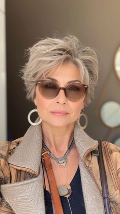 Embrace modern elegance with 28 short hairstyles for women over 50 with fine hair, curated to add volume and contemporary flair to your look. Short Silver Hair, Fine Straight Hair, Messy Short Hair, Short Grey Hair, Hairstyles Over 50, Short Hair Haircuts, Women Over 50, Hairstyles For Women, Short Bob Hairstyles