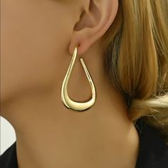 Brand New Women's Twisted Gold Hoop Earrings Genuine 14k Gold Plated Sterling Silver 2.1" Tall 1.3" Across Comfortable & Lightweight Retail Price $295 Buy With Confidence From A Trusted Seller With A 99%+ Feedback Rating! A0149 (Id-1028-) Trendy Gold Teardrop Hoop Earrings, Trendy Teardrop Yellow Gold Hoop Earrings, Trendy Yellow Gold Teardrop Hoop Earrings, Trendy Teardrop Metal Hoop Earrings, Teardrop Yellow Gold Hoop Earrings For Party, Teardrop Metal Fashion Jewelry, Teardrop Metal Hoop Earrings, Gold Teardrop Hoop Earrings For Party, Metal Teardrop Hoop Earrings For Pierced Ears