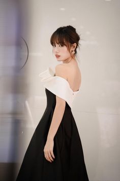 Mean Blvd, S Models, Designer Collection, Dress Materials, Afternoon Tea, How To Take Photos, Shoulder Sleeve, Skirt Length, A Line Skirts