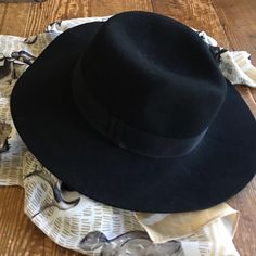 Nwt. Classic, 100% Wool, Black, Floppy Hat By Nordstrom’s Halogen. Beautiful Hat Is Cut From 100% Wool Felt, Designed In A Soft, Wide Brim, Panama Style Hat - With Grosgrain Ribbon Accent. Fashionable Addition To Your Cool Weather Wardrobe. Note, Silk Not Included. *Size Os *100% Wool *Measurements Approx - Brim - 3 1/2” Circumference 23” *Adjustable Inner Drawstring Beautiful, Chic Fashion Statement. Excellent Condition. New, With Tags. Classic Black Hat For Travel, Classic Black Travel Hat, Black Fedora Felt Hat For Travel, Black Wide Brim Felt Hat For Everyday, Casual Black Fedora For Everyday, Black Brimmed Travel Hat, Everyday Black Brimmed Felt Hat, Black Brimmed Fedora For Everyday, Black Wide Brim Felt Travel Hat