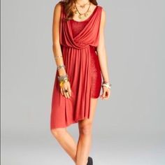 Free People Dress Nwt Hi Lo Tuscan Red Color Is Like A Rust Color Shimmery Dress That’s Is Lined And Covered By A Knit Overlay Overlay Drapes The Front & Back Wraps Partially Around The Mini Dress Size M 16” Pit To Pit Minnie Dress Is 33” Long See Pics Please Has Some Stretch Polyester Spandex Blend Pull On Bohemian Sleeveless Midi Dress For Night Out, Red Draped Midi Dress For Summer, Casual Draped Dresses For Night Out, Red Flowy Sleeveless Dress, Flowy Red Sleeveless Midi Dress, Red Casual Sleeveless Dress For Night Out, Casual Red Sleeveless Dress For Night Out, Minnie Dress, Red Wrap Dress