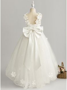 Spring Tulle Ball Gown For First Communion, Spring Confirmation Gown Made Of Tulle, Spring Tulle Gown For Confirmation, Spring Confirmation Gown In Tulle, Spring First Communion Tulle Gown, Spring Wedding First Communion Dress With Floral Applique, Flowergirls Dress White, Satin Flower Girl Dress Ball Gowns, Princess Style Tulle Baptism Dress With Bow