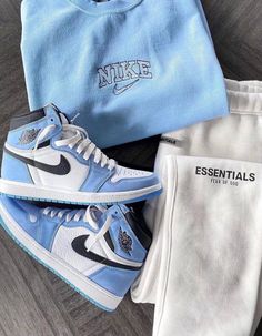 ��PRODUCT DETAILS��Includes Shipping bags, dustbag sleeper, care manual, booklet, tag. New Taipei City, Cute Nike Outfits, Taipei City, Guys Clothing Styles, Cute Nike Shoes, Neue Outfits, Cute Nikes, Cool Outfits For Men