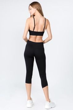 Simple, pretty and perfect! This two peice set will be your go-to as you flow through your next yoga class. Black Activewear With Built-in Bra For Pilates, Fitted Yoga Pants With Built-in Bra For Sports, Functional Activewear With Built-in Bra And Seamless Fabric, Activewear With Built-in Bra And 4-way Stretch For Training, Medium Support Activewear With Built-in Bra, Functional Activewear With Built-in Bra For Pilates, Casual Compression Activewear With Built-in Bra, Versatile Seamless Gym Activewear, Stretch Activewear With Built-in Bra For Gym