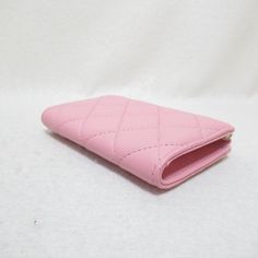 General: Brand: Chanel Country of Origin: Italy MPN: GKXLXOL9 Product Description: CHANEL coin case, coin case, wallet, lambskin (sheepskin), women's, pink Design: Type: Coin purse/coin case Gender: Women Material: Leather Leather/Fur Type: Lambskin Color: Pink Closure: Zipper Inner Pocket: Zipper pocket 1, Keyring 1 Size: Size (HxWxD): 8cm x 11.5cm x 2cm / 3.14'' x 4.52'' x 0.78'' Inventory: Serial Number: GKXLXOL9 Serial Number on Body: Marked Included Items: Accessories: None Condition: Condition: (very good) Ranking: Rank A - A few traces of usage, some scratches / dirt can be seen but overall in very good condition Seller Ranking: Rank A - A few traces of usage, some scratches / dirt can be seen but overall in very good condition Overall Scratches: Insignificant Overall Dirt: Insignif Chanel Coin Purse, France Design, Purse Pink, Chanel Wallet, Sheep Leather, Pink Design, Backpack Bags, Zipper Pocket, Sheep