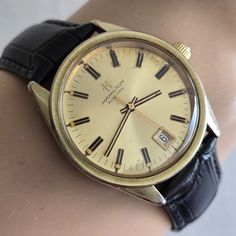 Retro Automatic Watch With Round Dial, Retro Round Dial Watch For Formal Occasions, Retro Formal Watches With Subdials, Vintage Automatic Watches For Business, Retro Formal Watch Accessories With Subdials, Retro Automatic Watches For Formal Occasions, Retro Automatic Watch Accessories For Formal Occasions, Retro Business Watches With Subdials, Vintage Quartz Business Watches