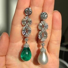 Red Carpet Jewelry, Haute Jewelry, Royal Jewels, Natural Pearl, Royal Jewelry, Emerald Earrings, Fine Jewelry Designers, Natural Pearls, Pearl Jewelry