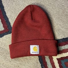 Vintage 1990s Carhartt Knit Cap. Made in USA.  Rusty burgundy red. Excellent condition with minimal wear. No holes or stains. We ship Monday through Friday. If there is a problem with the item, just contact us and we will resolve it. We examine the items carefully but sometimes make mistakes. We have been selling vintage clothing on different online platforms since 2003. Bonnet Carhartt, Knit Cap, Skull Cap Beanie, Knit Hat, Skull Cap, Burgundy Red, Hats Vintage, Vintage Clothing, Caps Hats