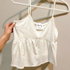 Sadie & Sage White Top Size S!! New Condition- Never Worn. White Tank Top For Brunch, Everyday Cream Tank Top For Summer, Cream Tank Top For Everyday Summer Wear, White Cotton Tank Top For Brunch, Senior Outfits, Sage Top, Thrifted Outfits, Cute Simple Outfits, White Top